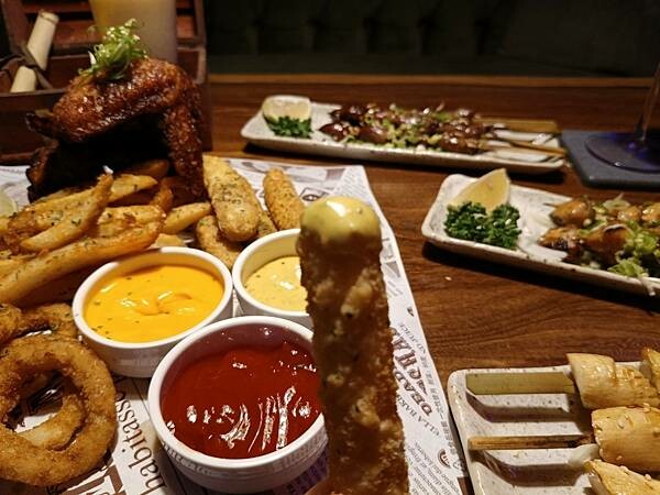 台北美食推薦-【AQUA Lounge酒吧】-串燒創意美食/ 台北美食推薦-【AQUA Lounge酒吧】-串燒創意美食/