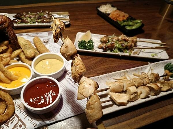 台北美食推薦-【AQUA Lounge酒吧】-串燒創意美食/ 台北美食推薦-【AQUA Lounge酒吧】-串燒創意美食/