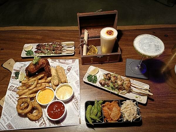 台北美食推薦-【AQUA Lounge酒吧】-串燒創意美食/ 台北美食推薦-【AQUA Lounge酒吧】-串燒創意美食/