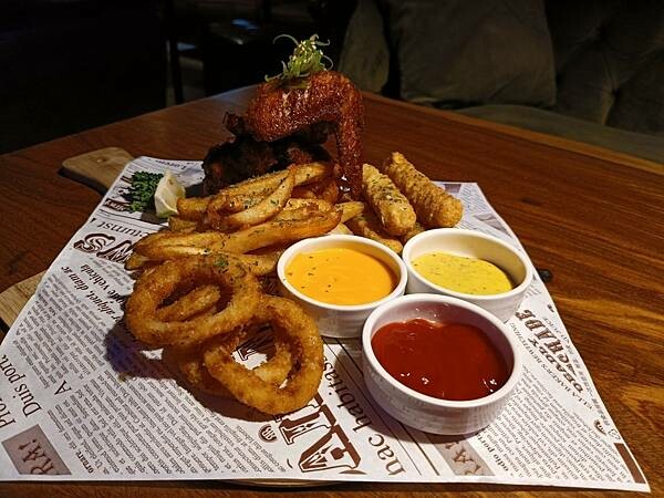 台北美食推薦-【AQUA Lounge酒吧】-串燒創意美食/ 台北美食推薦-【AQUA Lounge酒吧】-串燒創意美食/