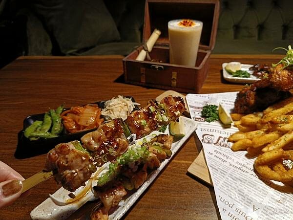 台北美食推薦-【AQUA Lounge酒吧】-串燒創意美食/ 台北美食推薦-【AQUA Lounge酒吧】-串燒創意美食/