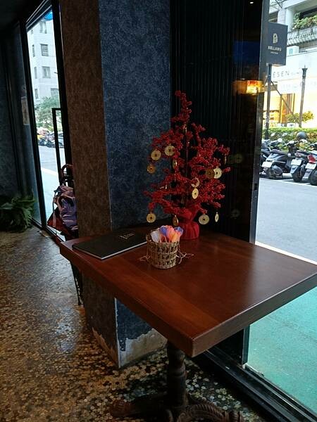 台北美食推薦-【AQUA Lounge酒吧】-串燒創意美食/ 台北美食推薦-【AQUA Lounge酒吧】-串燒創意美食/