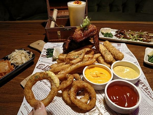 台北美食推薦-【AQUA Lounge酒吧】-串燒創意美食/ 台北美食推薦-【AQUA Lounge酒吧】-串燒創意美食/