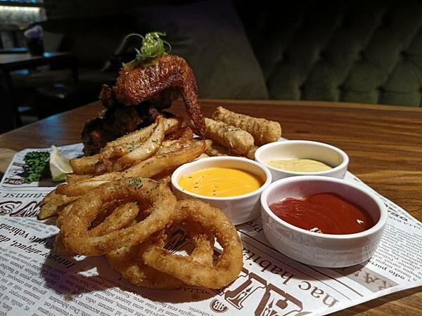 台北美食推薦-【AQUA Lounge酒吧】-串燒創意美食/ 台北美食推薦-【AQUA Lounge酒吧】-串燒創意美食/