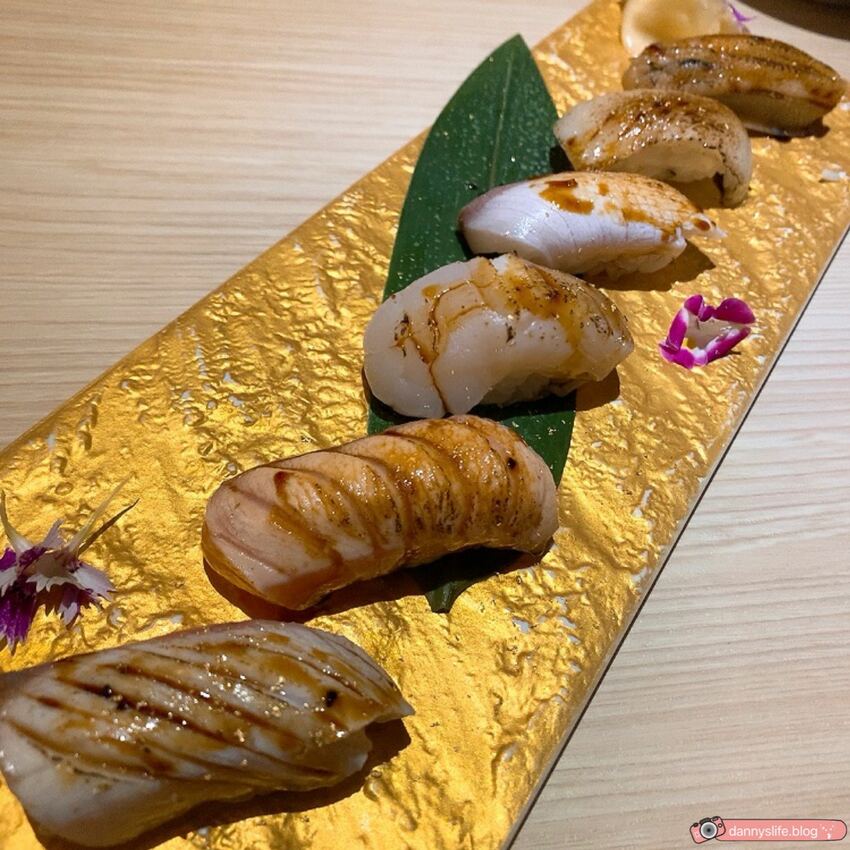 大安區超美日式裝潢居酒屋，彷彿置身日本！新鮮海鮮丼、串燒、壽司、炸物，品項超豐富！還有喝到飽～丹尼的吃喝玩樂～