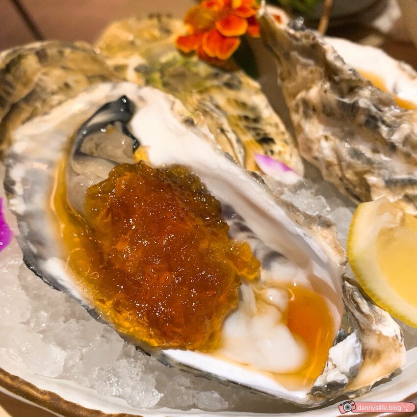 大安區超美日式裝潢居酒屋，彷彿置身日本！新鮮海鮮丼、串燒、壽司、炸物，品項超豐富！還有喝到飽～丹尼的吃喝玩樂～