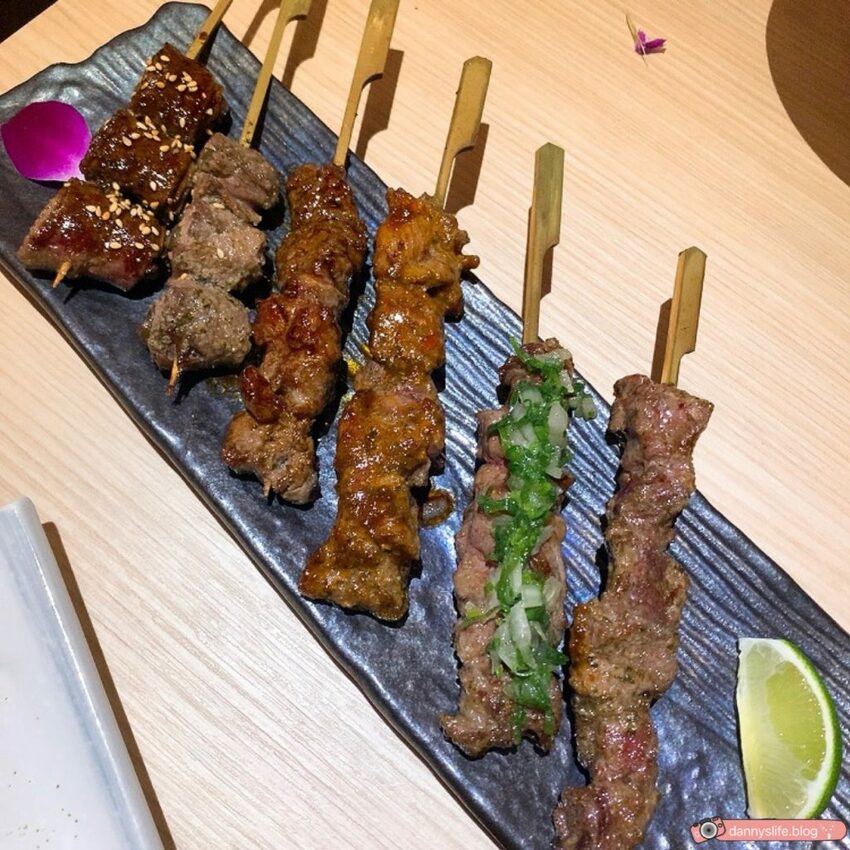 大安區超美日式裝潢居酒屋，彷彿置身日本！新鮮海鮮丼、串燒、壽司、炸物，品項超豐富！還有喝到飽～丹尼的吃喝玩樂～