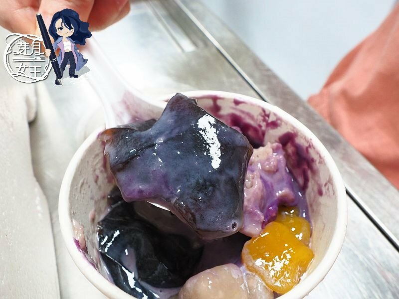 滿滿的紫地瓜+芋泥舖滿在碗上，這樣只要80元，晚來你就吃不到啦~