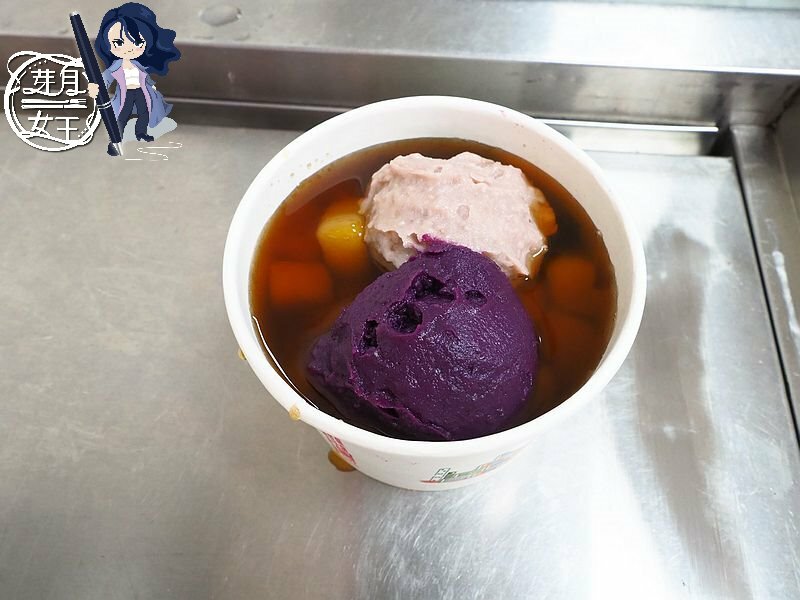 滿滿的紫地瓜+芋泥舖滿在碗上，這樣只要80元，晚來你就吃不到啦~
