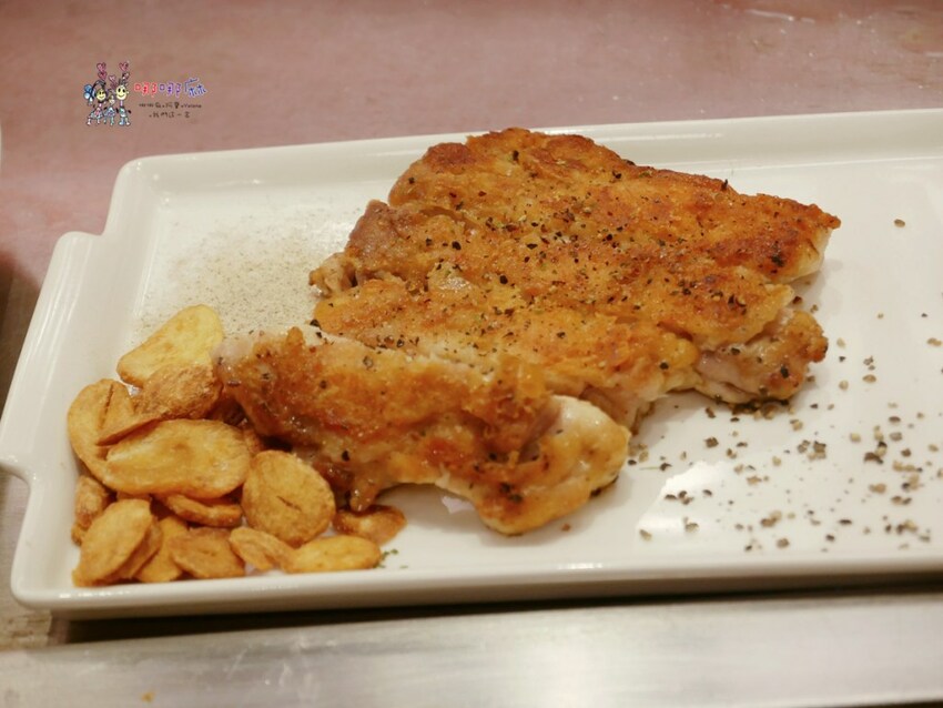 三峽老街附近的鐵板燒~白飯、味噌湯吃到飽！脆皮雞腿排便宜又好吃，和牛海陸雙人餐不用1500元！