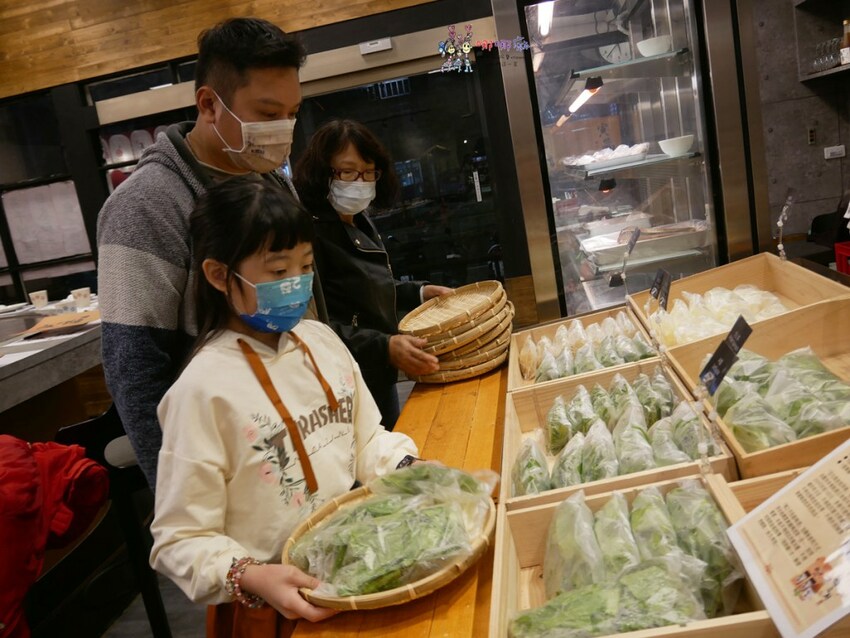 三峽老街附近的鐵板燒~白飯、味噌湯吃到飽！脆皮雞腿排便宜又好吃，和牛海陸雙人餐不用1500元！