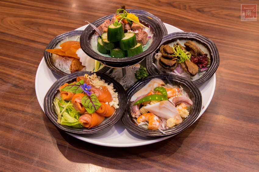 【臺南年菜】14道日式年菜任你搭｜最道地最經典的日式年菜｜隨您選任您挑滿足不同需求｜日式料理年菜外賣.內用｜平常日也有供應~~聚樂海鮮居食屋 - 南人幫