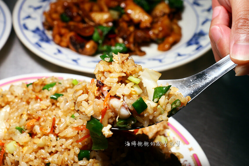 小琉球好吃又便宜的海鮮炒飯、海鮮炒麵「大富小吃」小琉球美食、團體合菜、菜單價位