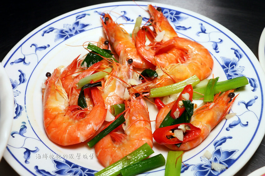 小琉球好吃又便宜的海鮮炒飯、海鮮炒麵「大富小吃」小琉球美食、團體合菜、菜單價位