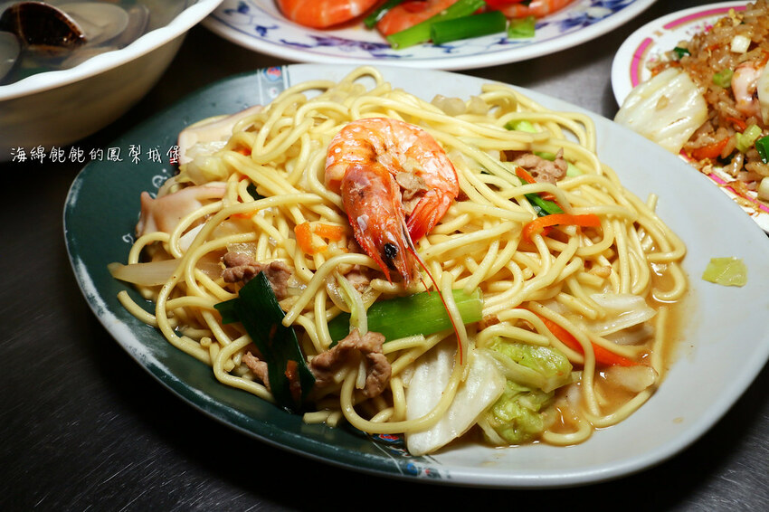 小琉球好吃又便宜的海鮮炒飯、海鮮炒麵「大富小吃」小琉球美食、團體合菜、菜單價位