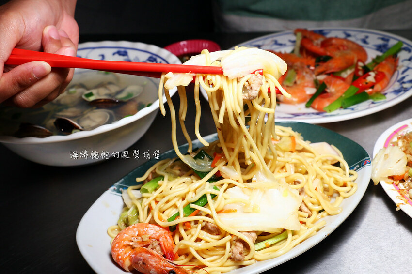 小琉球好吃又便宜的海鮮炒飯、海鮮炒麵「大富小吃」小琉球美食、團體合菜、菜單價位