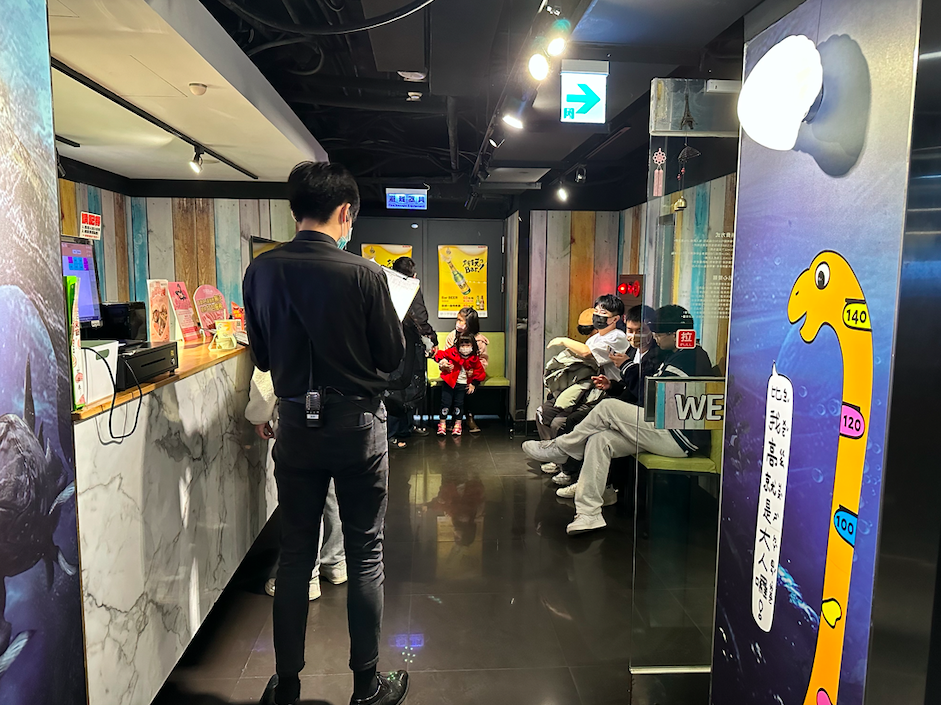 肉多多 淡水中正店 Ｘ魔王 火鍋第一品牌排隊名店 蔬食者天堂 35種蔬菜無限吃 浮誇大肉盤 淡水老街人氣火鍋