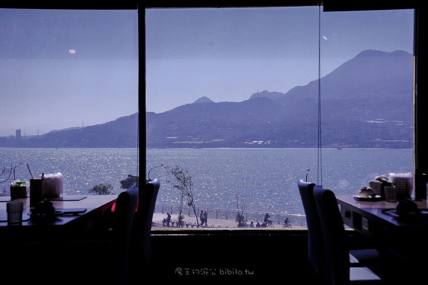 肉多多 淡水中正店 Ｘ魔王 火鍋第一品牌排隊名店 蔬食者天堂 35種蔬菜無限吃 浮誇大肉盤 淡水老街人氣火鍋