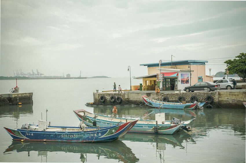 肉多多 淡水中正店 Ｘ魔王 火鍋第一品牌排隊名店 蔬食者天堂 35種蔬菜無限吃 浮誇大肉盤 淡水老街人氣火鍋