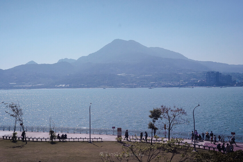 肉多多 淡水中正店 Ｘ魔王 火鍋第一品牌排隊名店 蔬食者天堂 35種蔬菜無限吃 浮誇大肉盤 淡水老街人氣火鍋