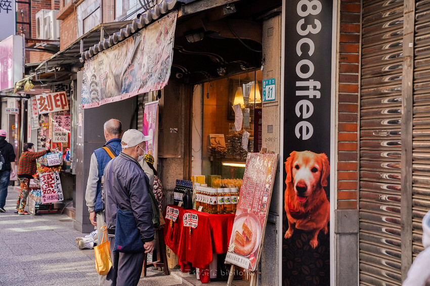 肉多多 淡水中正店 Ｘ魔王 火鍋第一品牌排隊名店 蔬食者天堂 35種蔬菜無限吃 浮誇大肉盤 淡水老街人氣火鍋
