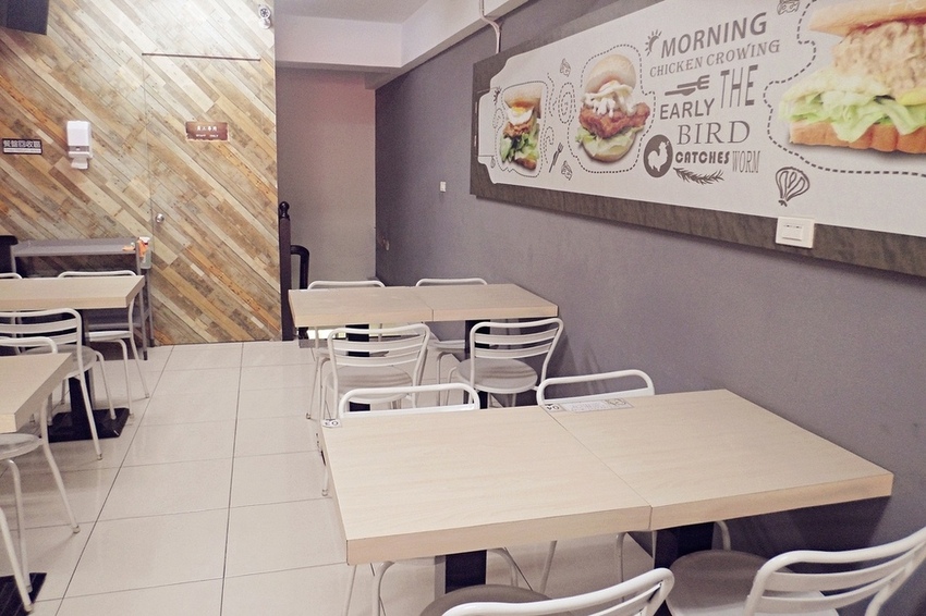 美食 ░ 網友推薦全台十大連鎖早午餐_ 早安公雞農場晨食 , 高雄必吃早午餐克雞腿老麵堡_16.jpg