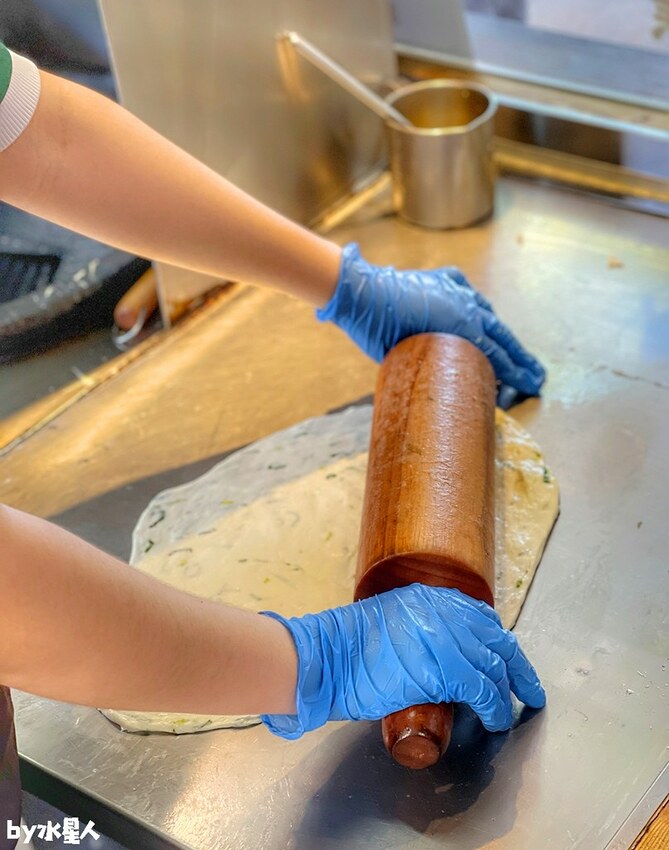 天津正宗蔥油餅王黎明店