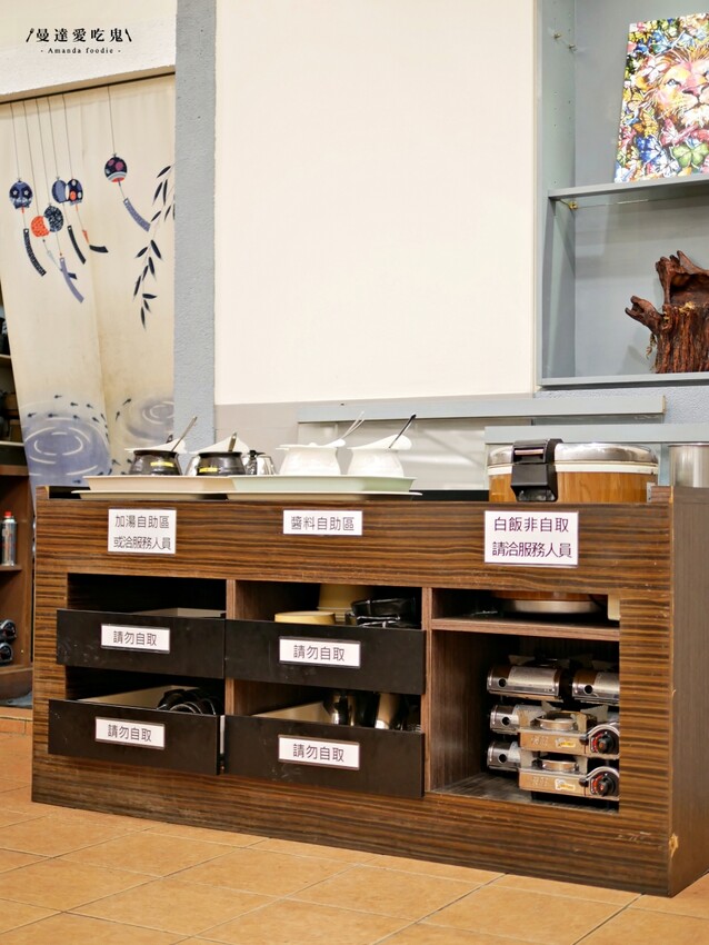 超厚工蔬果湯頭!隱藏在巷弄裡的好味道『貍偷聚門鍋物』一試成主顧蒜頭蛤蠣鍋吃起來!台南美食推薦|台南東區火鍋推薦|台南特色火鍋 - 曼達愛吃鬼