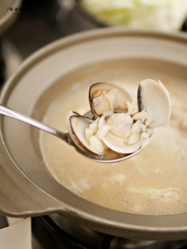 超厚工蔬果湯頭!隱藏在巷弄裡的好味道『貍偷聚門鍋物』一試成主顧蒜頭蛤蠣鍋吃起來!台南美食推薦|台南東區火鍋推薦|台南特色火鍋 - 曼達愛吃鬼