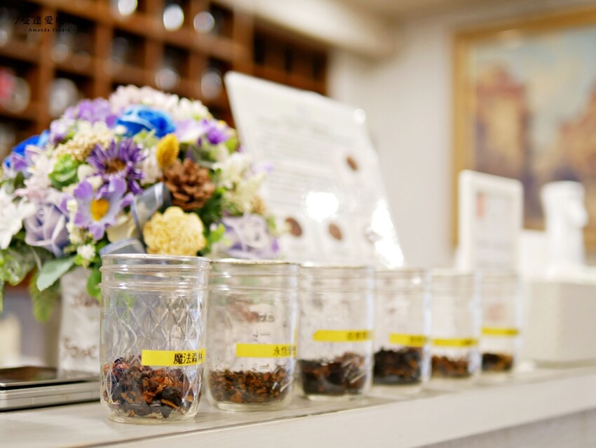 超厚工蔬果湯頭!隱藏在巷弄裡的好味道『貍偷聚門鍋物』一試成主顧蒜頭蛤蠣鍋吃起來!台南美食推薦|台南東區火鍋推薦|台南特色火鍋 - 曼達愛吃鬼