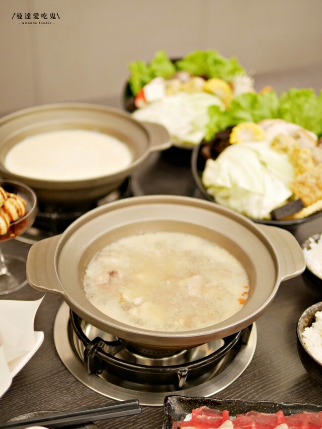 超厚工蔬果湯頭!隱藏在巷弄裡的好味道『貍偷聚門鍋物』一試成主顧蒜頭蛤蠣鍋吃起來!台南美食推薦|台南東區火鍋推薦|台南特色火鍋 - 曼達愛吃鬼