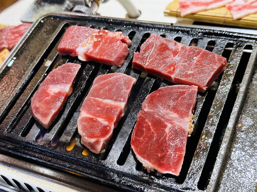 【牛燒肉Yakiniku】新北新店燒肉推薦！「豪華海陸雙人餐