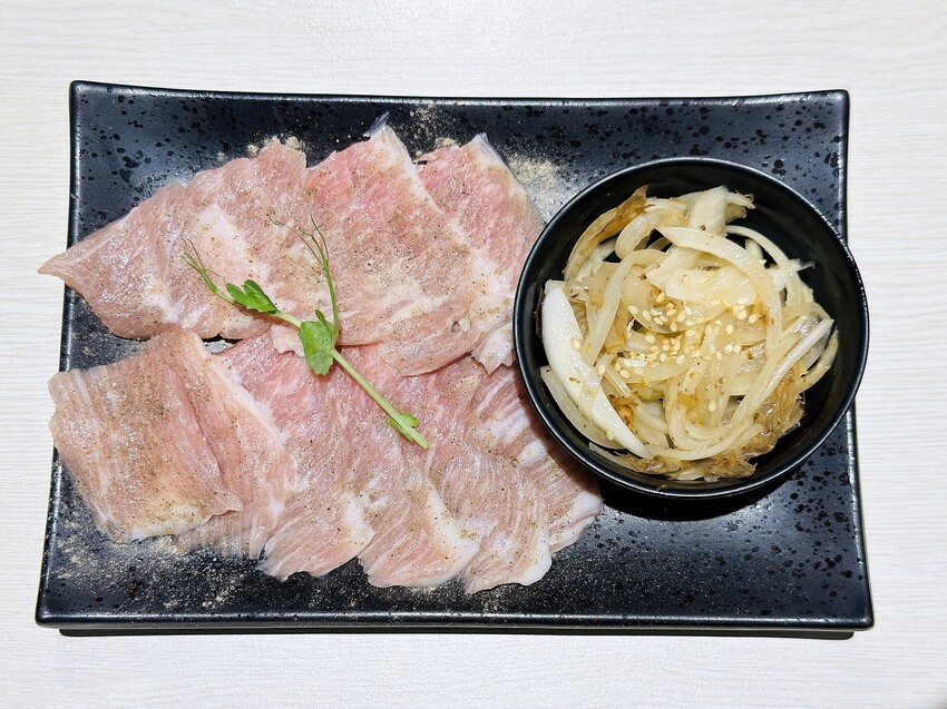 【牛燒肉Yakiniku】新北新店燒肉推薦！「豪華海陸雙人餐