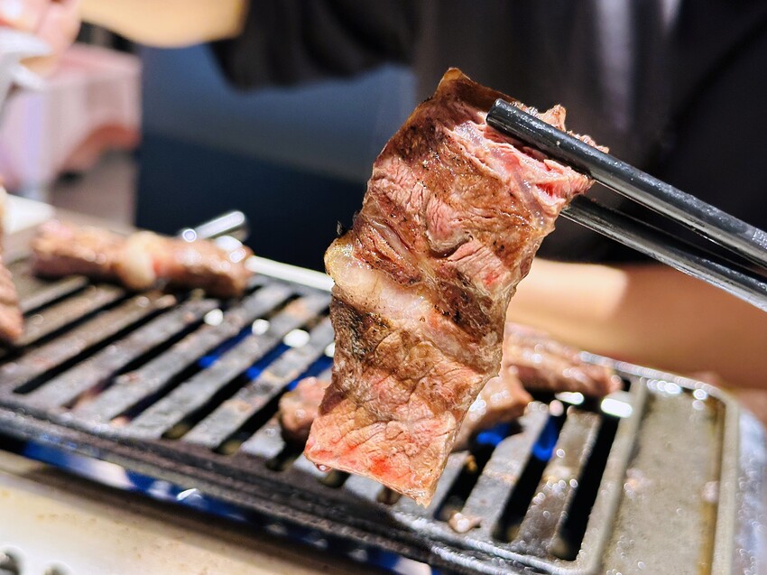 【牛燒肉Yakiniku】新北新店燒肉推薦！「豪華海陸雙人餐