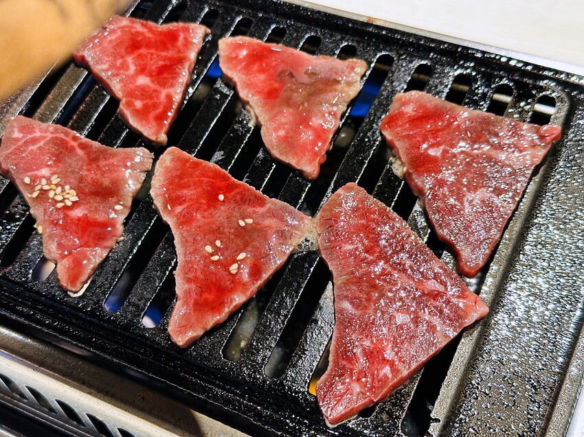【牛燒肉Yakiniku】新北新店燒肉推薦！「豪華海陸雙人餐