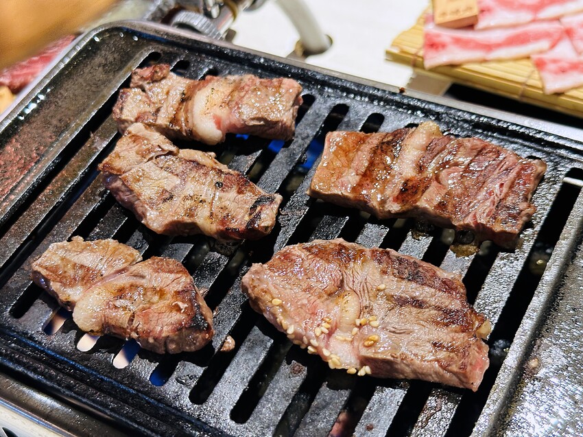 【牛燒肉Yakiniku】新北新店燒肉推薦！「豪華海陸雙人餐