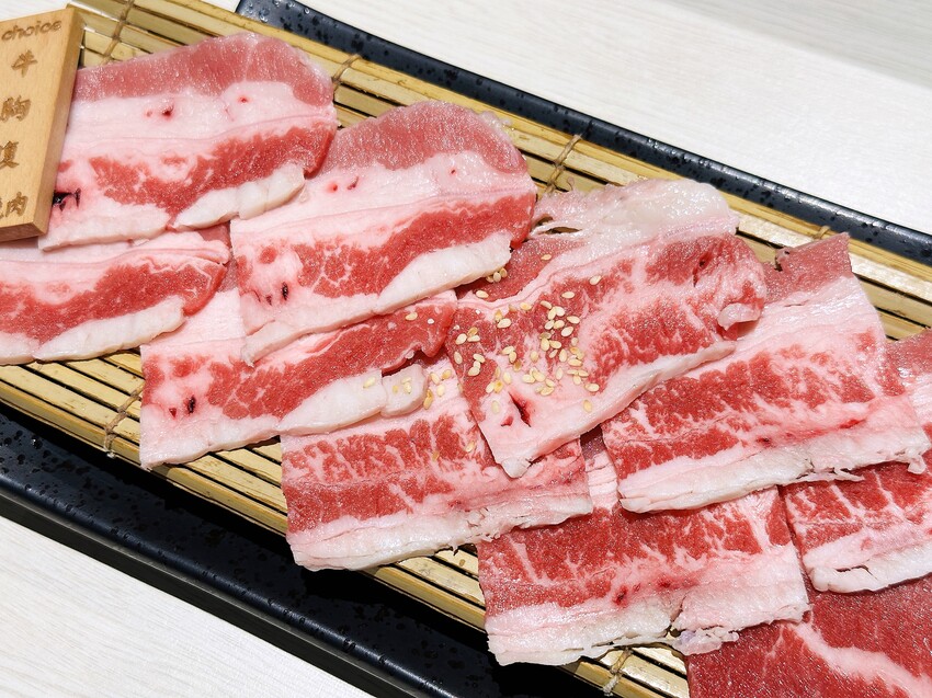 【牛燒肉Yakiniku】新北新店燒肉推薦！「豪華海陸雙人餐