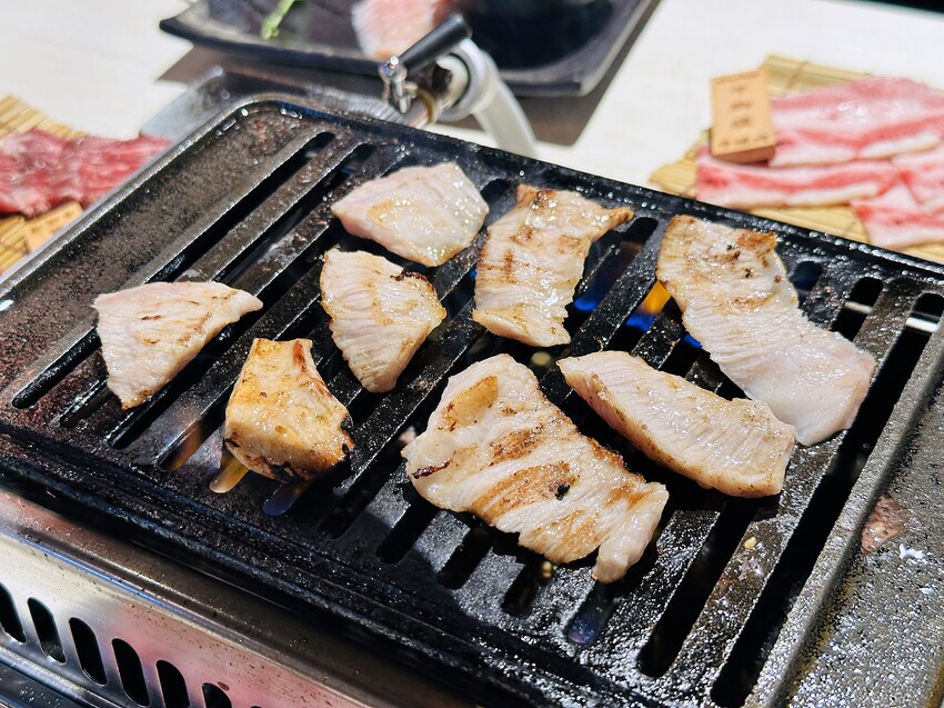 【牛燒肉Yakiniku】新北新店燒肉推薦！「豪華海陸雙人餐