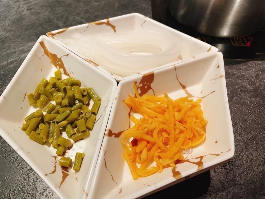 [美食] 龍府小鍋 放感情 ♥ 內湖重慶酸辣鍋天花板 愛吃辣