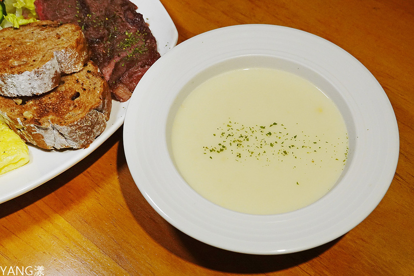 FOOD GYM附近餐飲