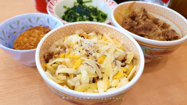 新北三重食記『すき家SUKIYA』:食其家三和國中店5/1新開幕!網友最推起司牛丼加可樂餅套餐139元起/捷運三和國中站