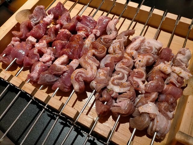 羊騷殿|台北西門町美食.羊肉串自動燒烤機.串燒美味輕鬆吃!