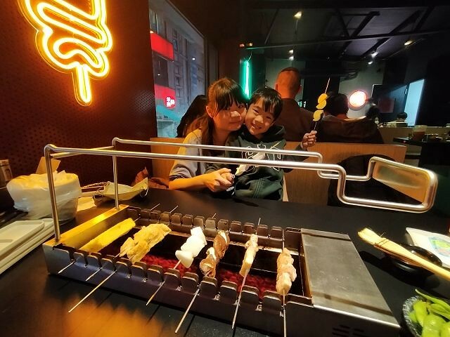 羊騷殿|台北西門町美食.羊肉串自動燒烤機.串燒美味輕鬆吃!
