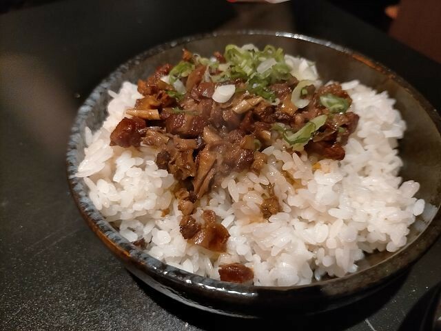 羊騷殿|台北西門町美食.羊肉串自動燒烤機.串燒美味輕鬆吃!
