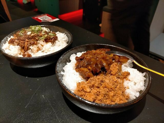 羊騷殿|台北西門町美食.羊肉串自動燒烤機.串燒美味輕鬆吃!