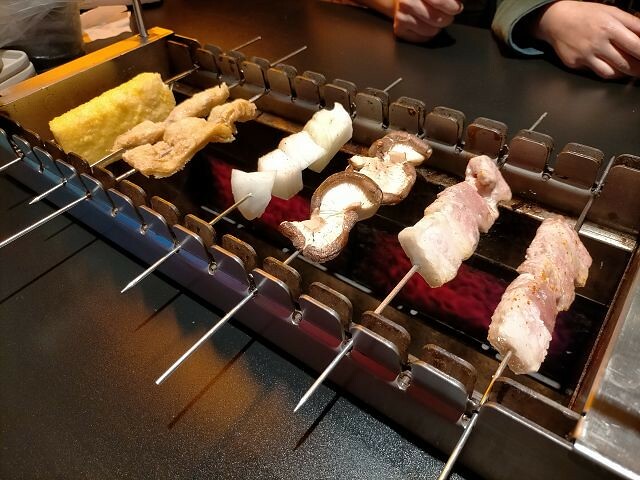 羊騷殿|台北西門町美食.羊肉串自動燒烤機.串燒美味輕鬆吃!