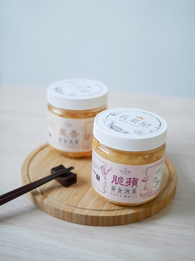 宅配美食｜白飯殺手來啦『名菜屋』加入清甜水果元素的爽口泡菜，讓人無法自拔的團購美食推薦！網購開箱｜泡菜推薦 - 曼達愛吃鬼