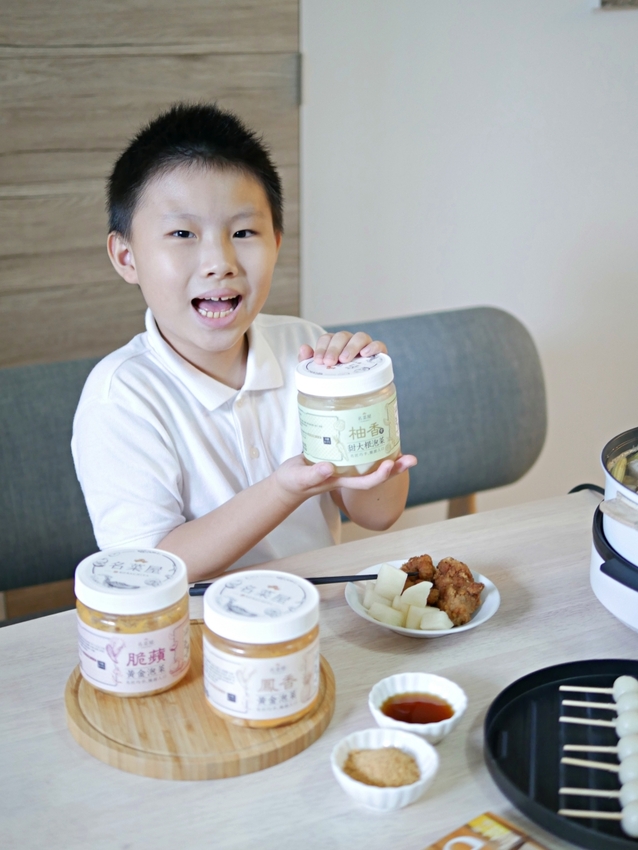 宅配美食｜白飯殺手來啦『名菜屋』加入清甜水果元素的爽口泡菜，讓人無法自拔的團購美食推薦！網購開箱｜泡菜推薦 - 曼達愛吃鬼