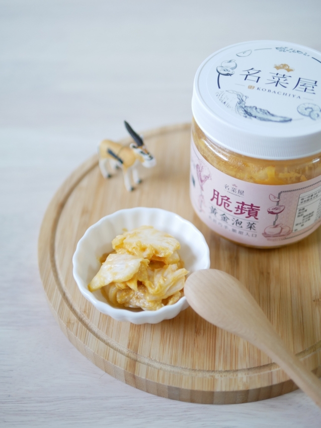 宅配美食｜白飯殺手來啦『名菜屋』加入清甜水果元素的爽口泡菜，讓人無法自拔的團購美食推薦！網購開箱｜泡菜推薦 - 曼達愛吃鬼