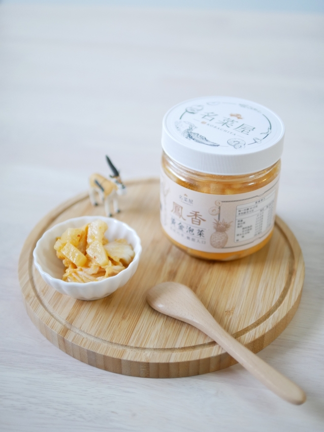 宅配美食｜白飯殺手來啦『名菜屋』加入清甜水果元素的爽口泡菜，讓人無法自拔的團購美食推薦！網購開箱｜泡菜推薦 - 曼達愛吃鬼
